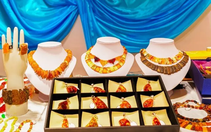 Stand bijoux en pierres naturelles